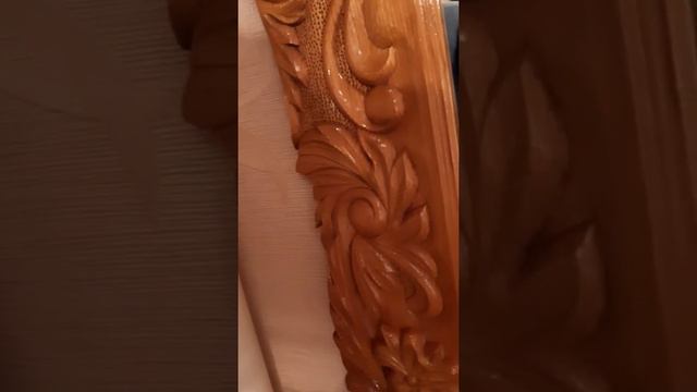 Резное зеркало ручной работы каштан массив