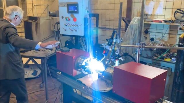 Автоматическая установка для сварки осей, сварочный вращатель смотреть онлайн