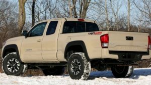 Toyota Tacoma TRD Off Road Facing the heat