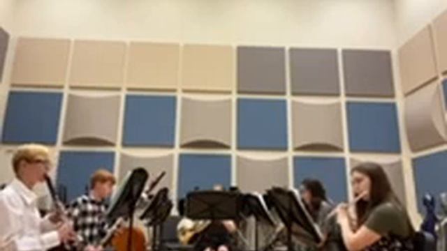 Allegro Molto, from Divertimento 14, by WA Mozart/H Voxman performed by WW6 смотреть онлайн