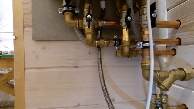 Котельная частного дома, обвязка медью, отопление, водоснабжение, дом из клееного бруса смотреть онлайн