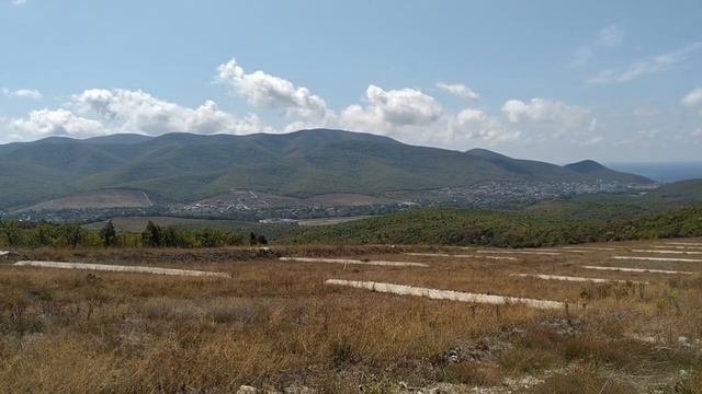 Покорение горы Широкая. Насосная станция Русская. Вид с горы на ЖК Holiday House Сукко.