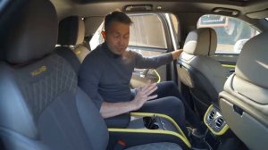 Самый дорогой кроссовер в России  26 млн рублей за Бентли Бентайга! ДОРОГО БОГАТ Full HD