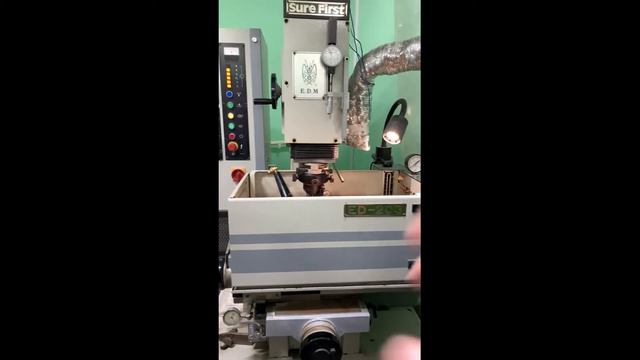 Электроэрозионная обработка на копировально - прошивном станке.