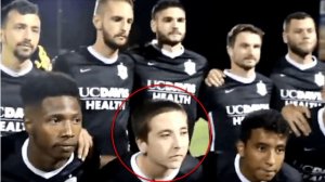 Футбольный клуб исполнил мечту больного раком ребёнка и взял его в свой состав