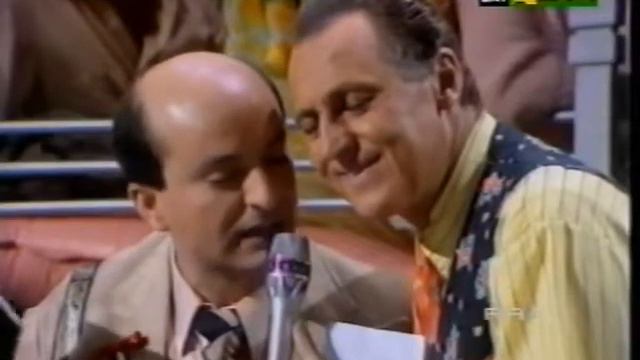 Maurizio Ferrini parla delle elezioni politiche (1985) смотреть онлайн