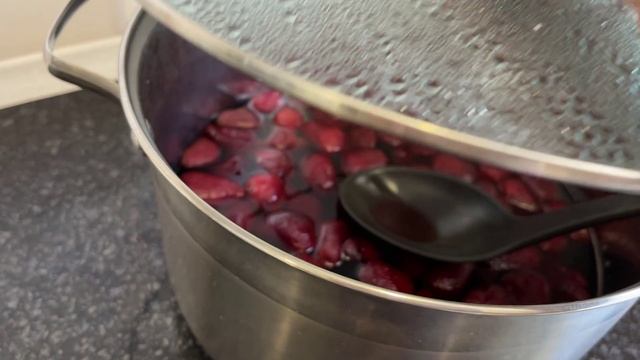 Клубничное варенье-пятиминутка с целыми ягодами (на зиму)