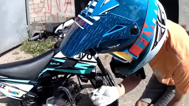 Как поменять свечку на питбайке смотреть онлайн