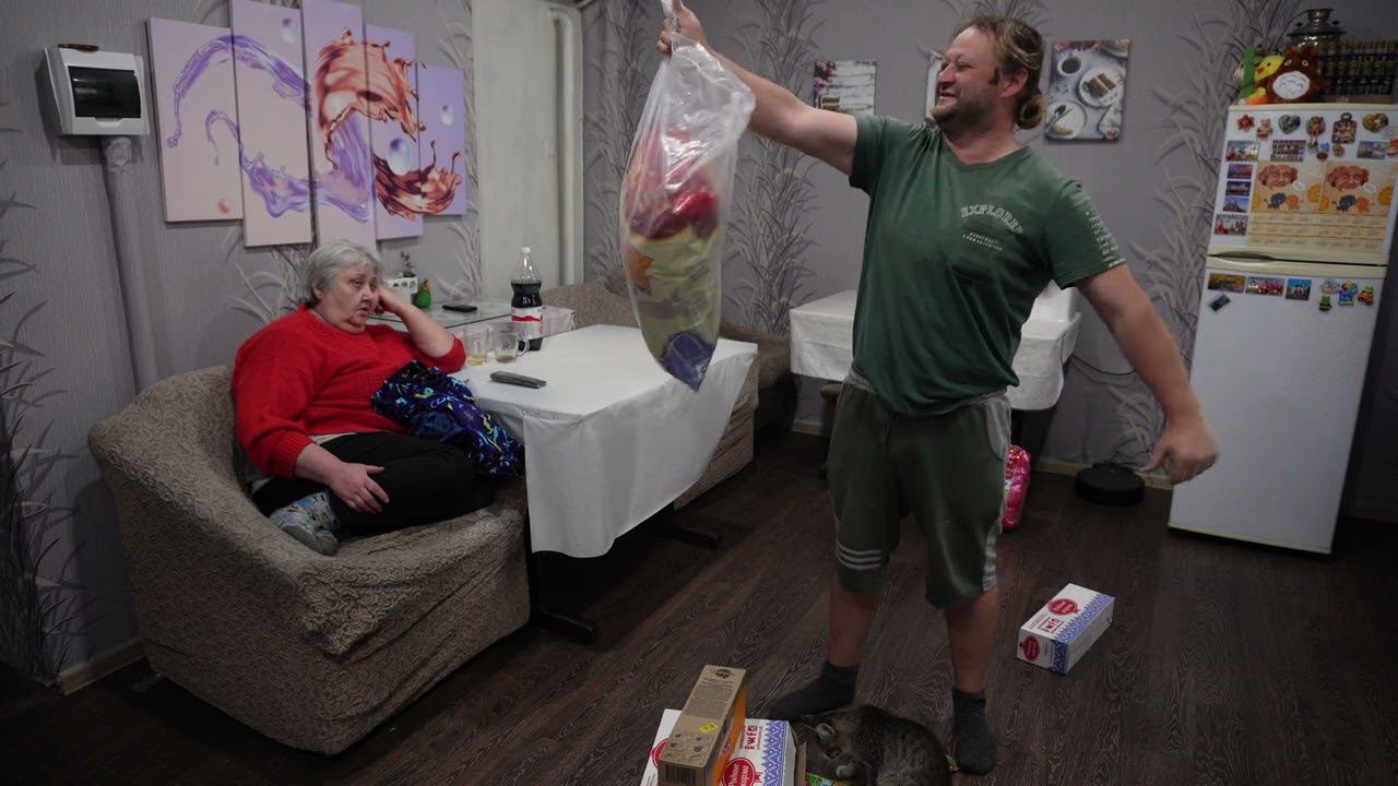 Что купил для отца пенсионера которого не навещаем с мамой Распаковка товаров которые купили
