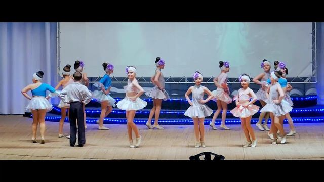 Веснушки - Dance Video Channel смотреть онлайн