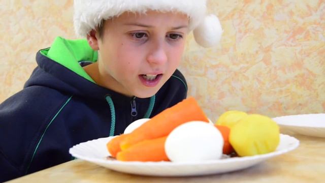 Салат Новогодний 12 часов. Готовим без мамы. смотреть онлайн