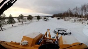 КИРОВЕЦ К 700. ТРАКТОР К 700 А. Ровняет дорогу