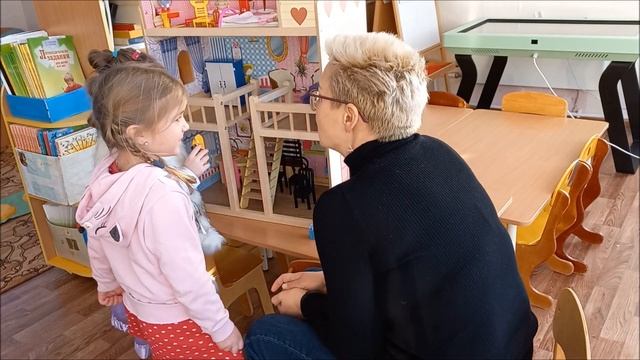 Играем в домике. Сюжетно-ролевая игра "Семья" смотреть онлайн