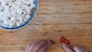 Маринованные кубики дайкона в спрайте