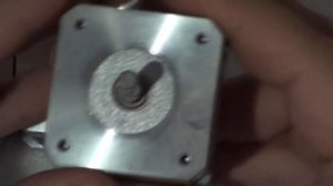 Три мощных 1,7А шаговых двигателя 17HS4401.