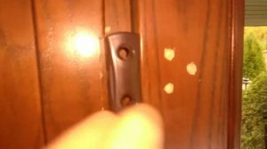 Ремонт деревянной входной двери. Установка дверных петель. Замена оконных петель на входные петли