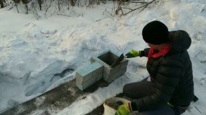 Монтаж наборных блоков для столба