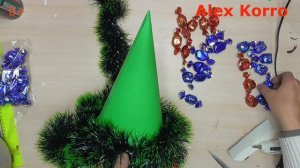 Новогодняя Елочка из конфет и мишуры. 2020 год .Как сделать своими руками Сладкую Елочку.