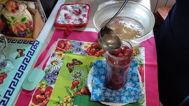 Клубничное варенье без варки ягод. Готовим с улыбкой.