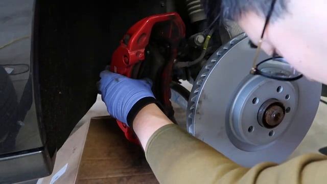 Macan Brake Replacement (Front) смотреть онлайн