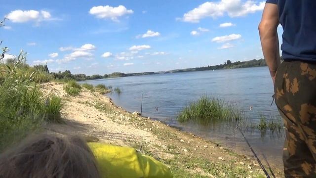 Рыбалка на Оке! Ловля на ДОНКИ! смотреть онлайн