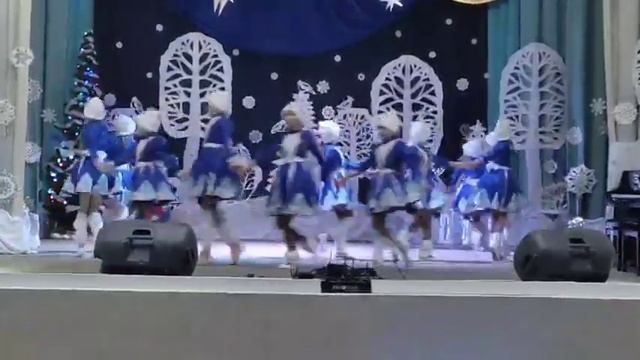 Стилизованный народный танец. 9-10 лет.