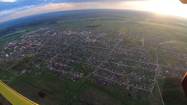 полёт на дельтаплане .