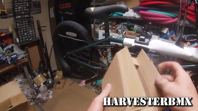 2020 Haro Leucadia 20" BMX Unboxing @ Harvester Bikes смотреть онлайн