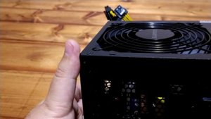 Блок питания GIGABYTE P650B - внешний вид, элементная база без разборки корпуса