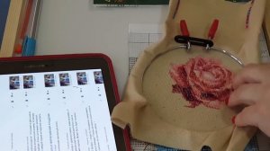 23.03.20 Полчаса с вышивкой вместе/ Как закрепить канву , свисающую с пялец