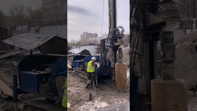 🌪️ Строительная площадка одного из наших объектов в Москве. Водопонижение грунтовых вод 🚜