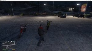 Играю в Gta V.Катаемся на питбайке