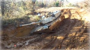 Американский ТОПовый танк M1 Abrams застрял в грязи! Выедет ли хваленый танк?