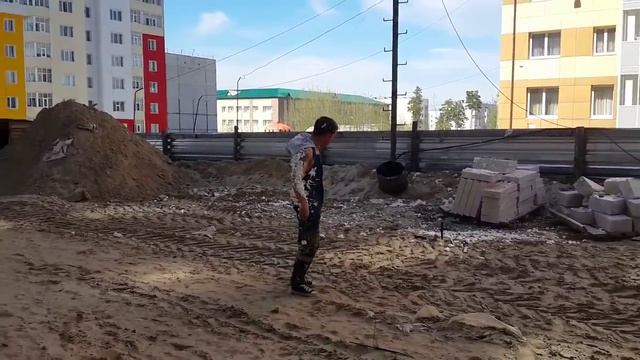 Монтажная пена и придурок. +18 смотреть онлайн