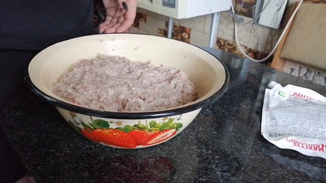 Солянка, голубцы из лопухов??, компот из ревеня. смотреть онлайн