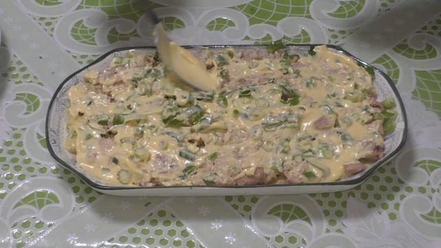 ПРОСТОЙ И ВКУСНЫЙ САЛАТ С ПЕЧЕНЬЮ ТРЕСКИ, как во времена СССР смотреть онлайн