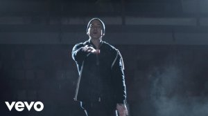 Eminem - Guts Over Fear ft. Sia (Explicit)