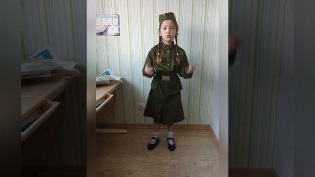 читает Каролина Граф 8 лет "Баллада о матери" автор Андрей Дементьев смотреть онлайн