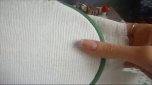 Как вышивать на пяльцах двумя руками