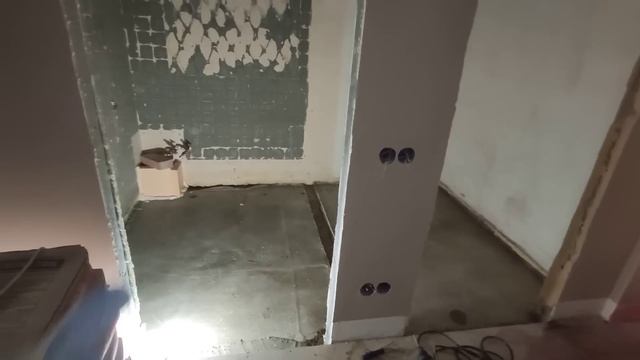 Залили пол /армированная стяжка/ванная с нуля/пол в ванной/своими руками.