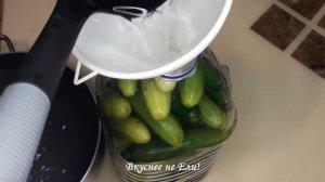 Бочковые огурцы в пластиковой бутылке . Засолка огурцов для лентяев!!!Самый легкий способ.