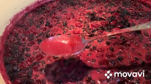 Варенье из вишни ? и шелковицы! Моё любимое варенье!