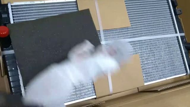 Замена радиатора охлаждения Форд Фокус 2 смотреть онлайн