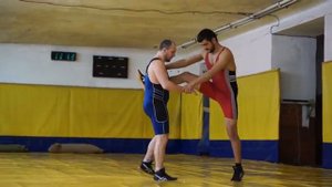 Защита от прохода в ноги. Развиваем равновесие и устойчивость. Вольная-борьба.