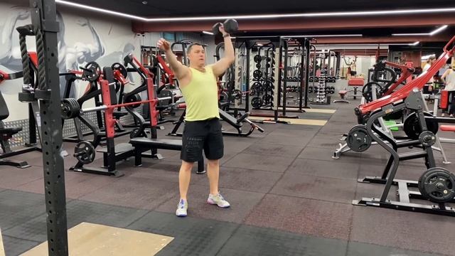 Жим гантели стоя одной рукой смотреть онлайн