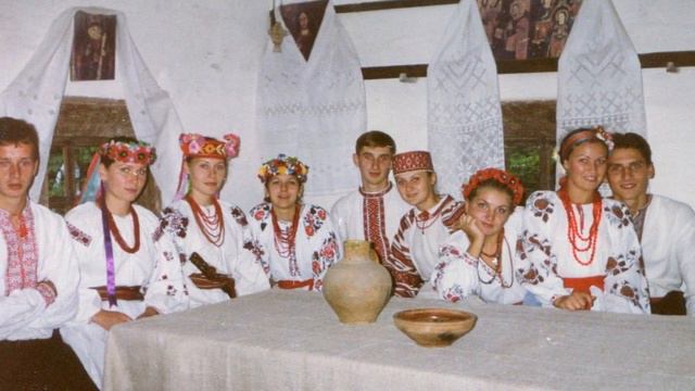 ансамбль "Кралиця". щедрівка "Щодрий вечор, добрий вечор" заспівує О.Гарбузова