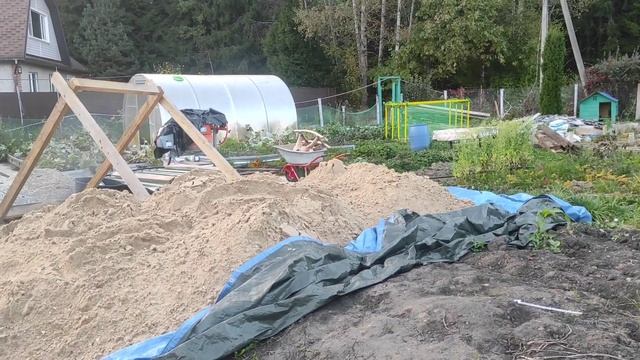 Дача.Строим бассейн дальше. Армирование пола для заливки бетоном.Креветки на мангале.