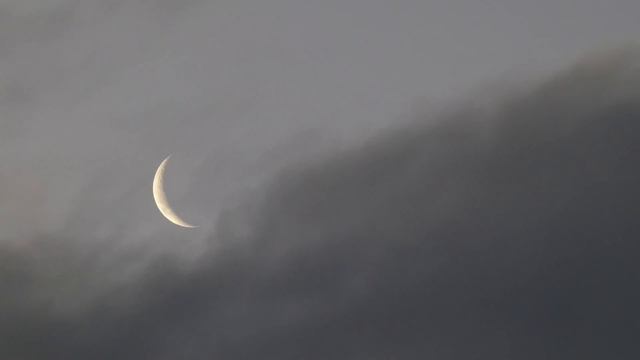 4K UHD - Daily Mindfulness #20 - Crescent Moon at Sunset - Ambient Music смотреть онлайн