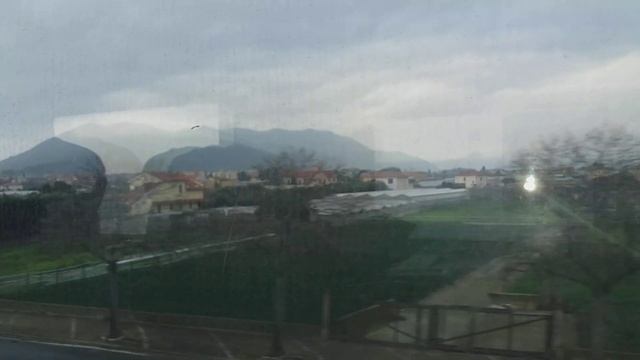 Итальянский скорый поезд интерсити, какой он внутри..? смотреть онлайн