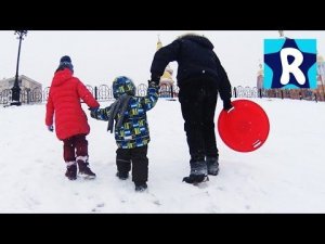 ★ VLOG Катаемся на Санках с Горки Family Fun Play Area for kids Roma Show